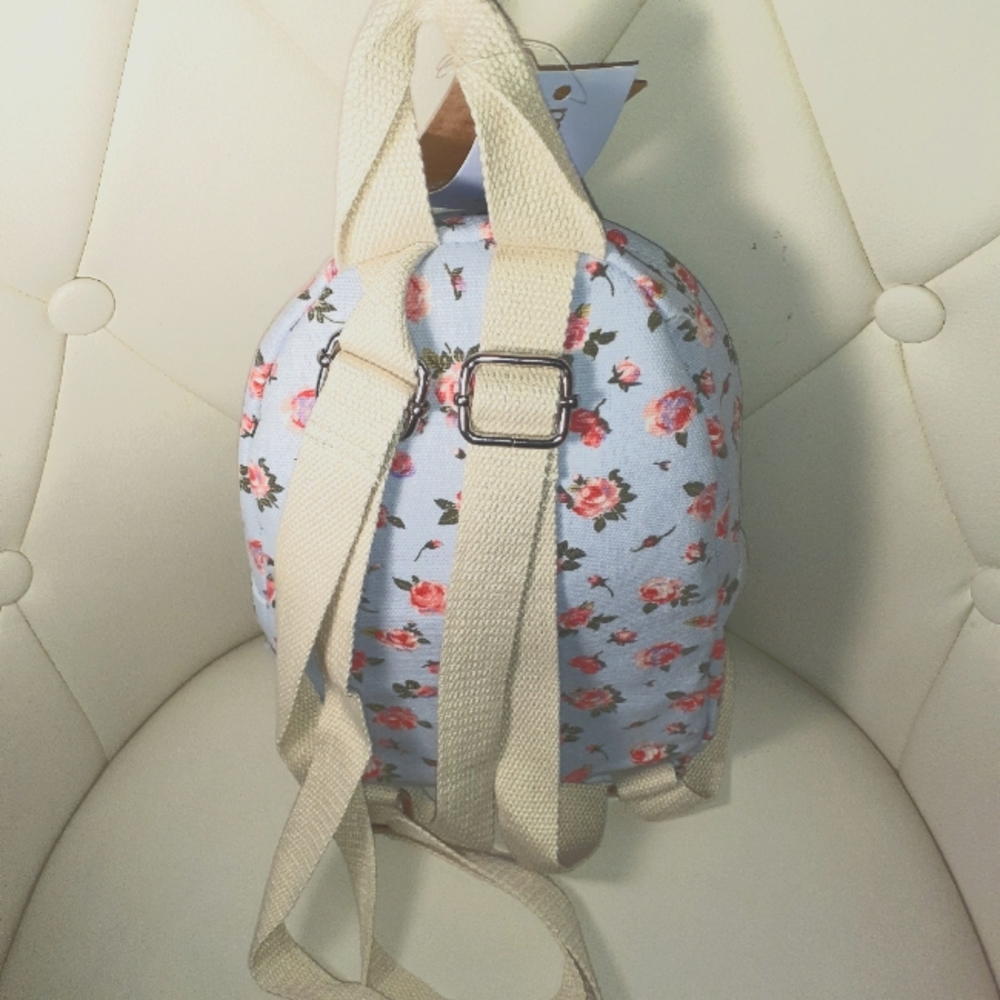 Backpack - Picture 3 of 3